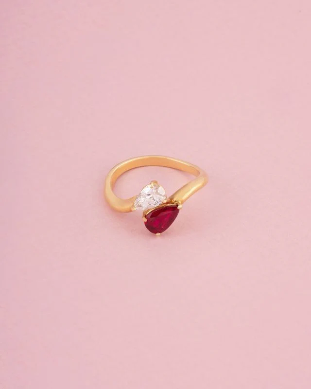 Ring Toi & Moi in yellow gold, ruby and diamond - Image 2