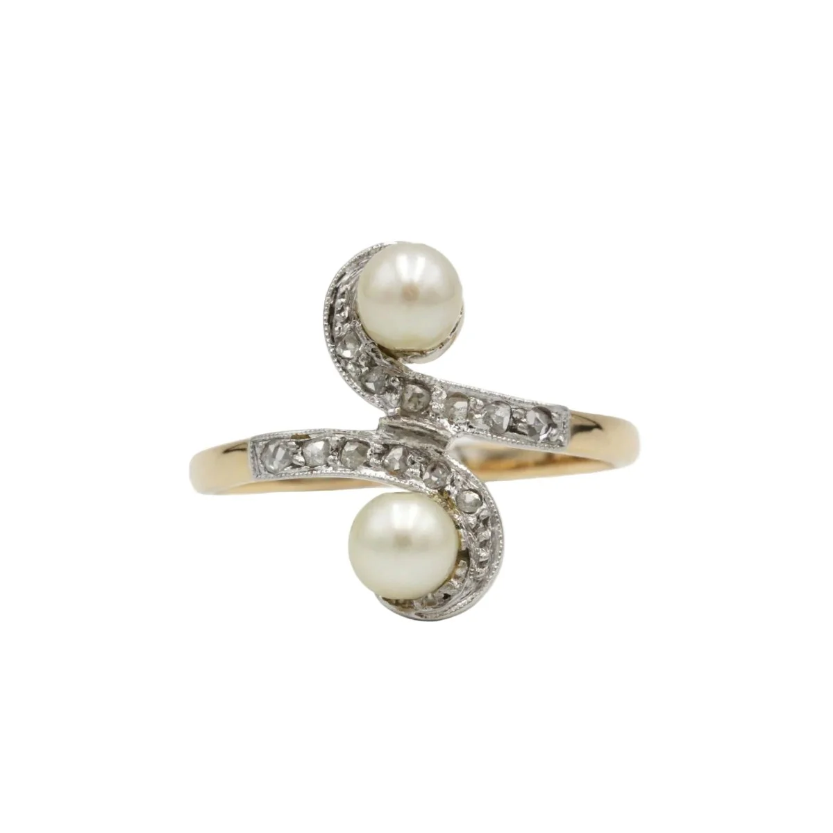 Toi & Moi ring in yellow gold, platinum, pearls and diamonds