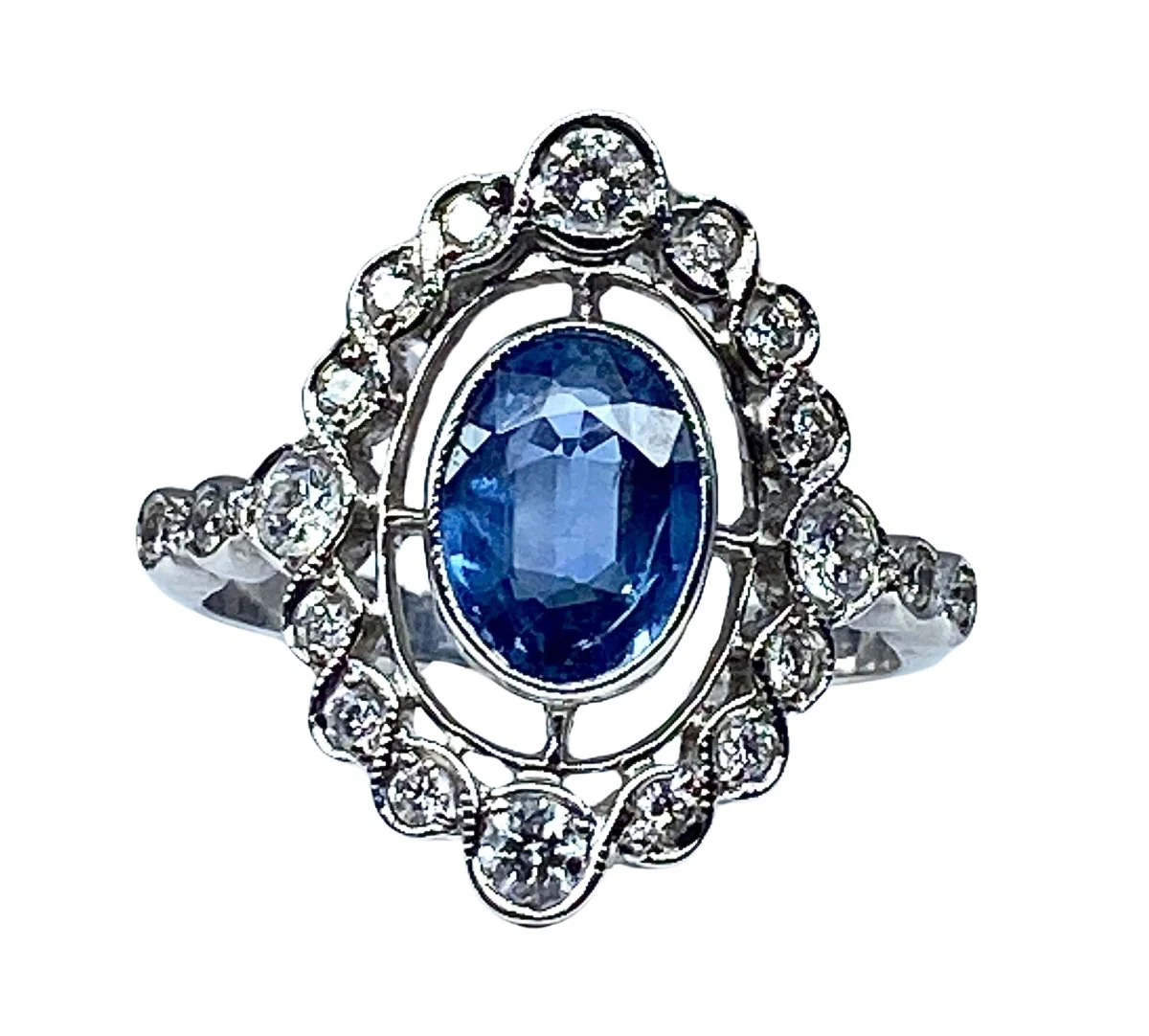 Diamond ring in white gold sapphire and diamonds