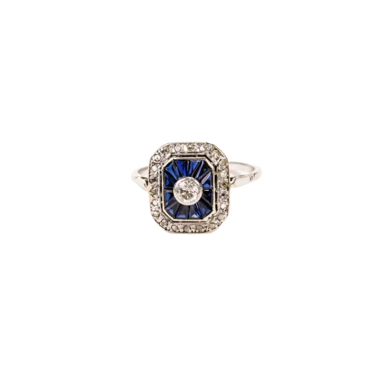 Ring at rose gold, sapphires and diamonds