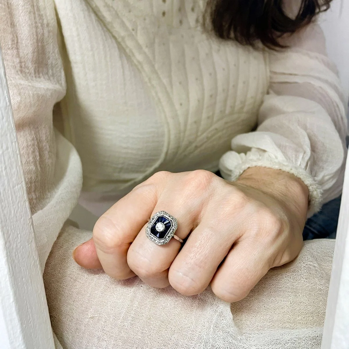 Ring at rose gold, sapphires and diamonds - Image 4