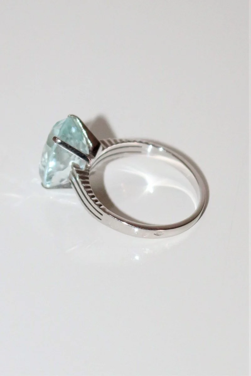 White Gold Aquamarine Ring 4.66cts - Image 7