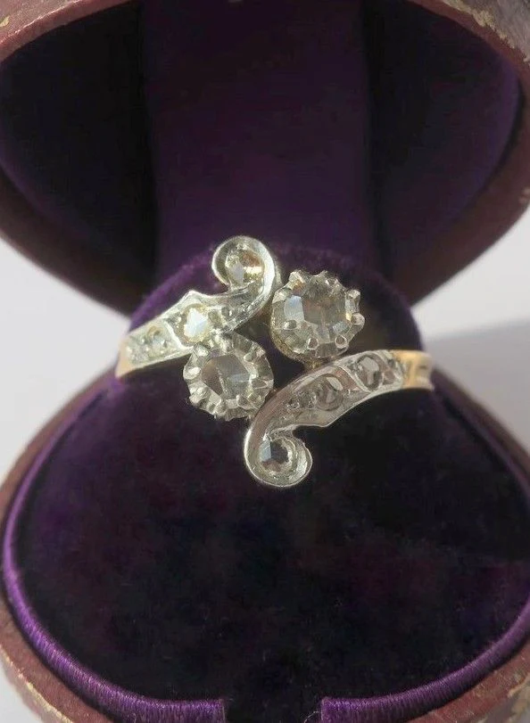 Toi et Moi Ring, 19th Century, Swirls, Diamonds, Gold and Platinum - Image 8