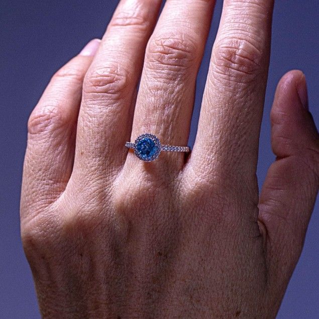 Ring at white gold, topaz and diamonds - Image 2