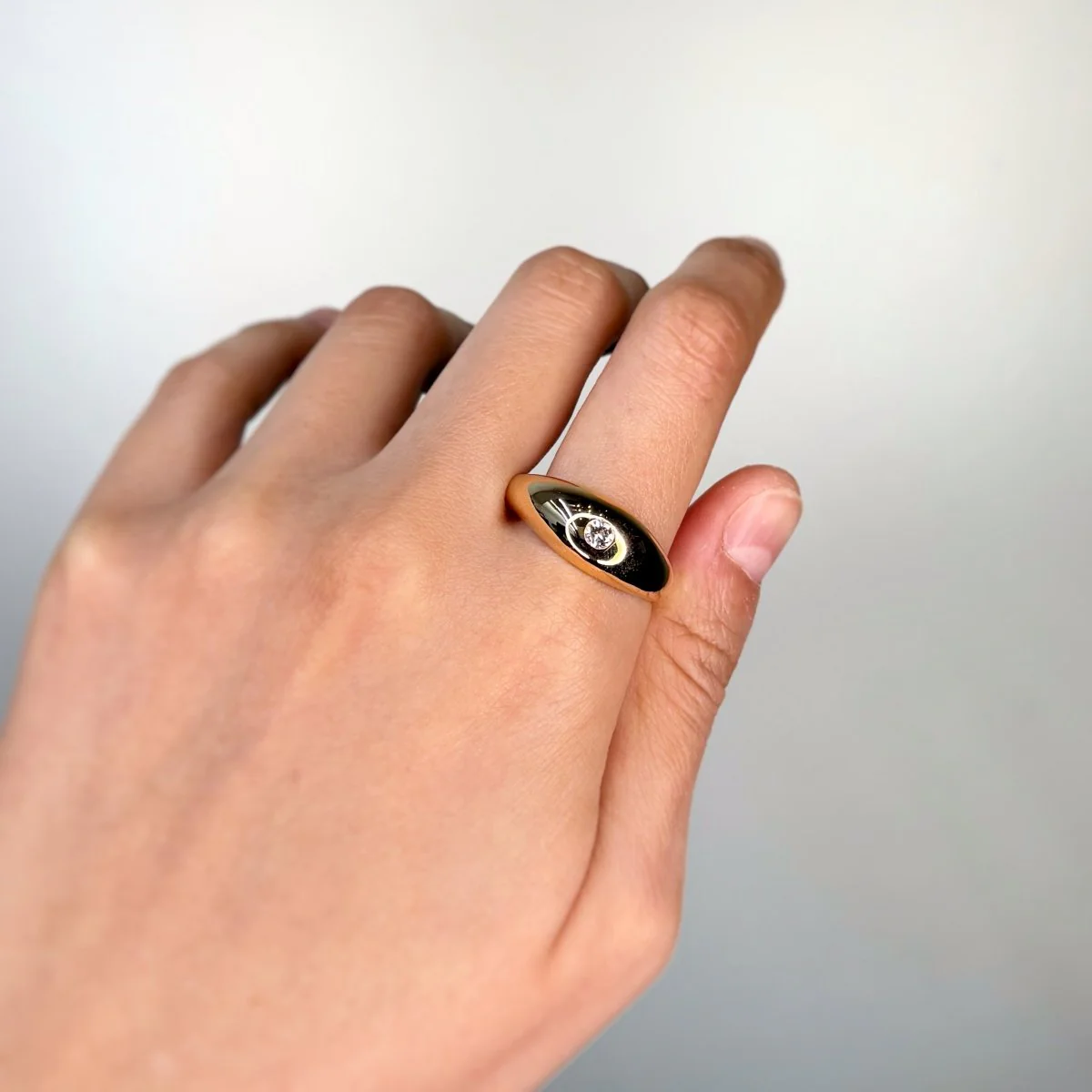 Jonc ring in yellow gold and diamond - Image 2