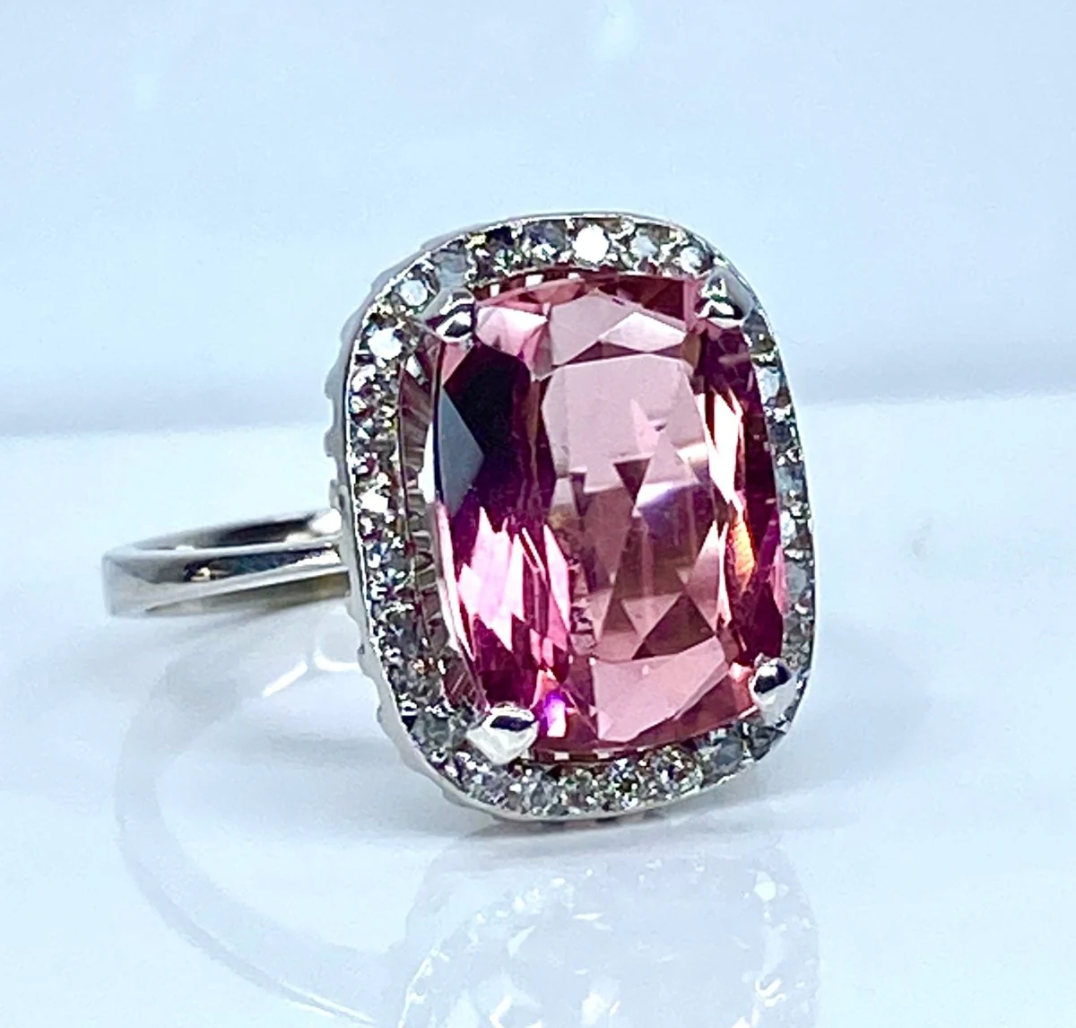 Ring at white gold 18 carats, pink tourmaline and diamonds - Image 3