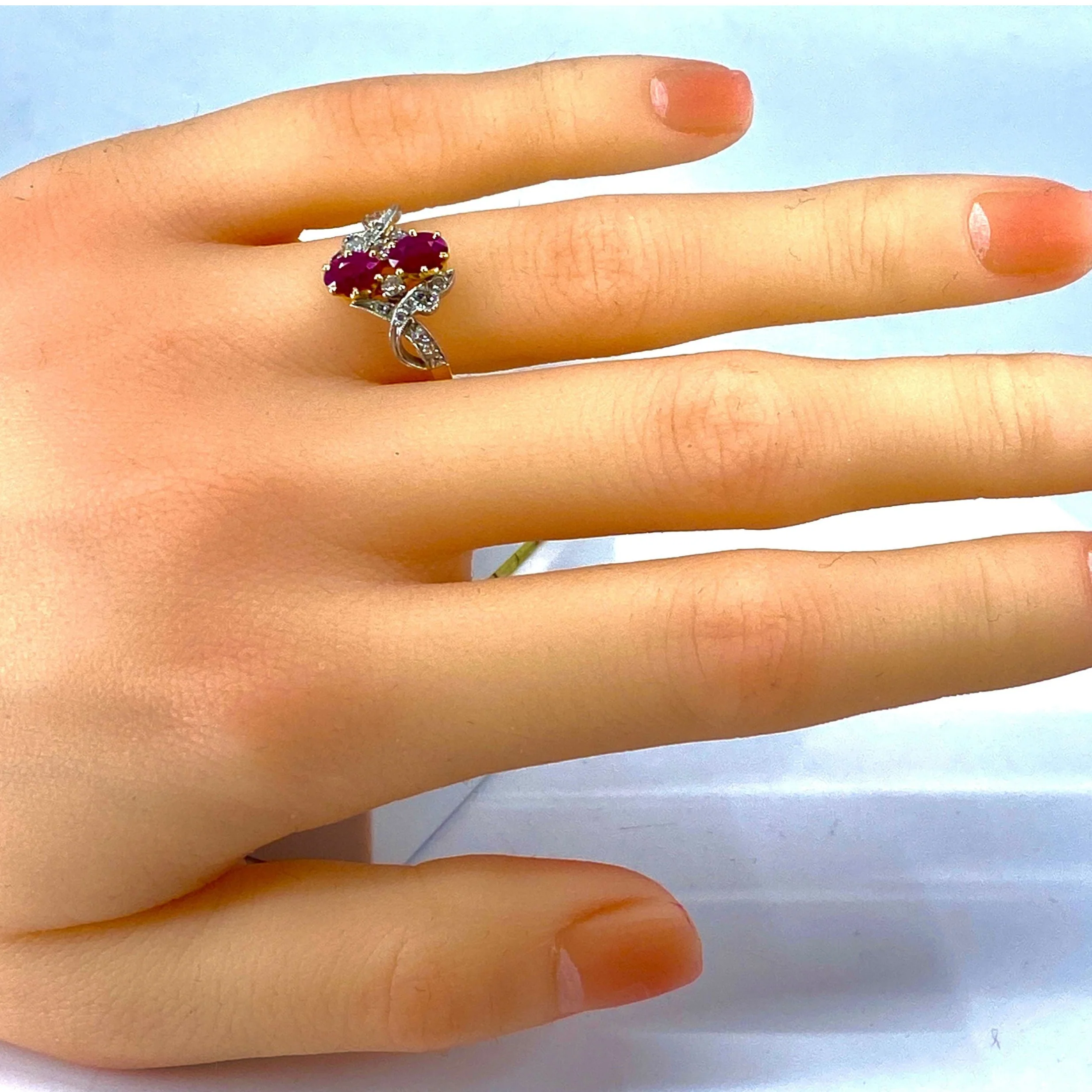 18k yellow gold and platinum ruby and diamond ring - Image 2