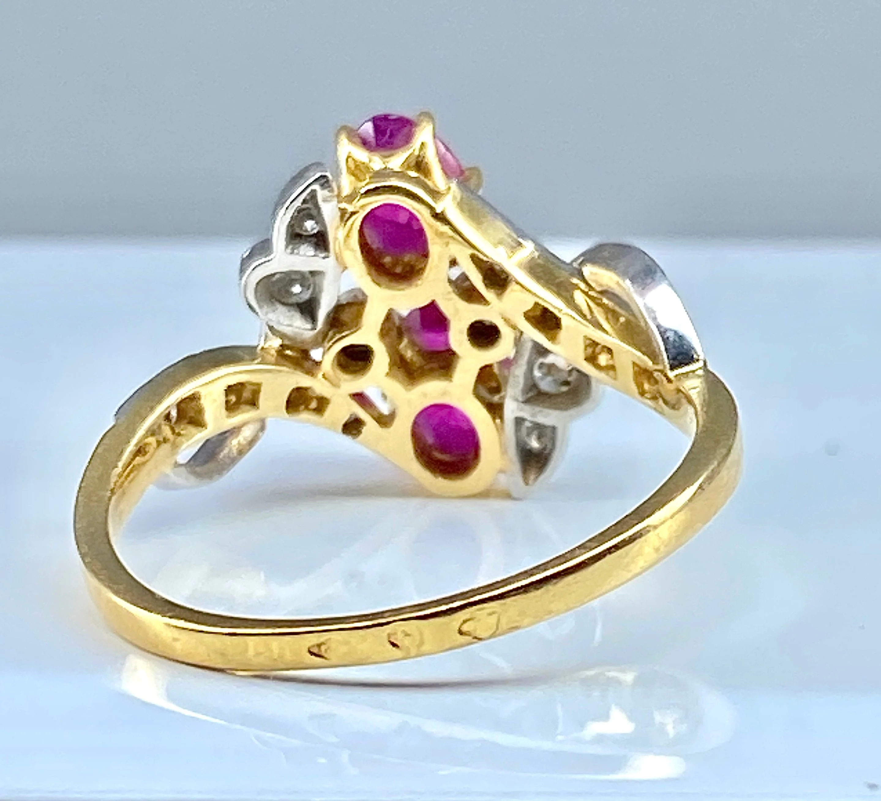 18k yellow gold and platinum ruby and diamond ring - Image 5