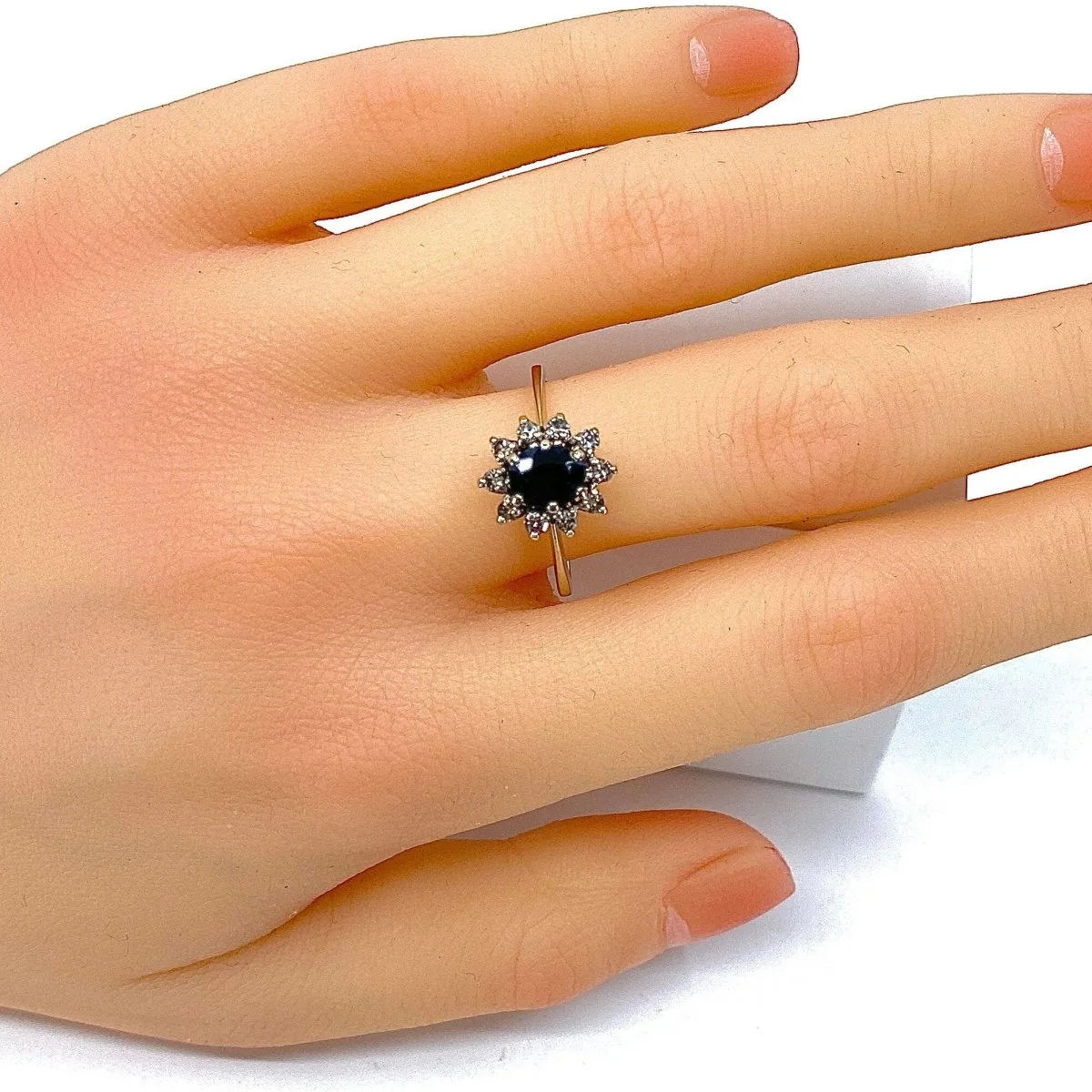 Ring Marguerite in white gold, sapphire and diamonds - Image 2