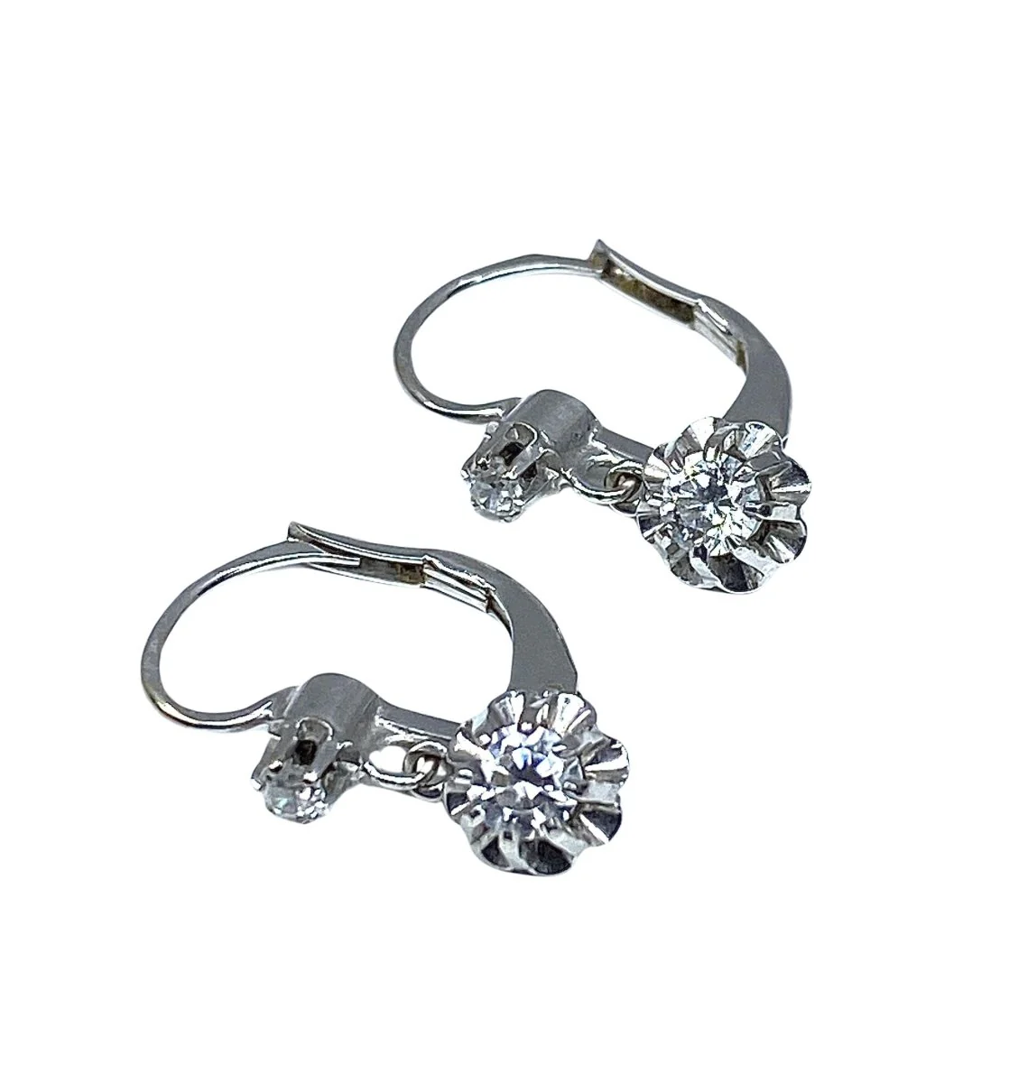 Lever-back earrings in white gold with white stones