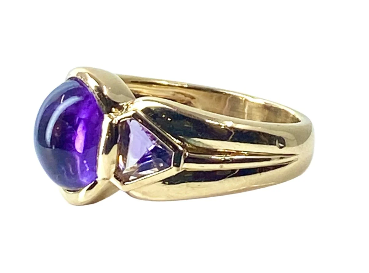 Ring at yellow gold 18 carats, cabochon amethyst and 2 triangles - Image 3
