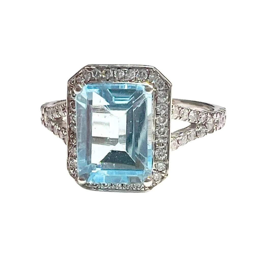 White gold, aquamarine and diamond ring