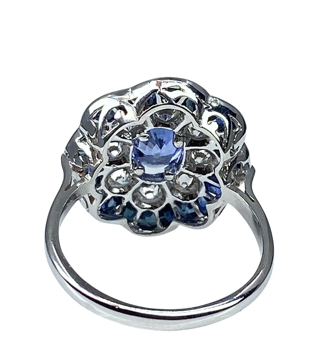 18k White Gold Sapphire and Diamond Daisy Ring - Image 4