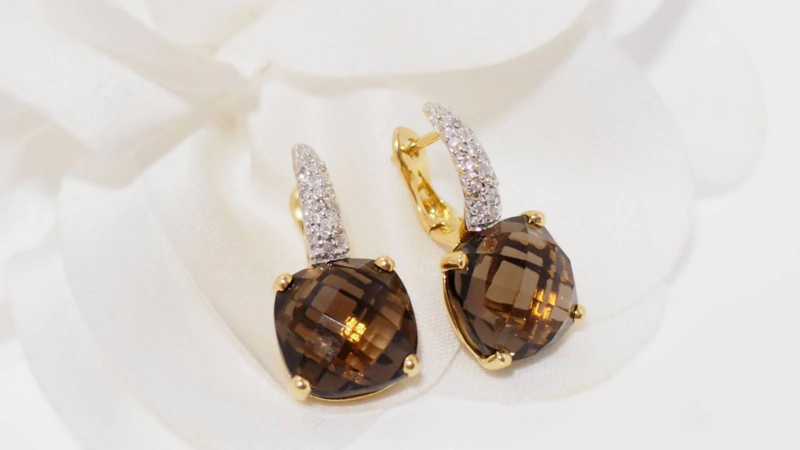 Yellow gold, smoky quartz and diamond earrings - Image 2