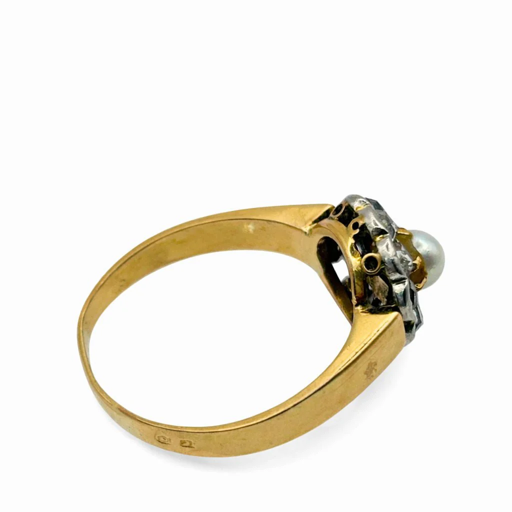 ANILLO IN AMARILLO GOLD WITH PEARL AND DIAMONDS - Image 2