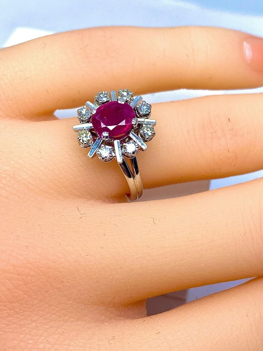 18k white gold ruby and diamond ring - Image 11