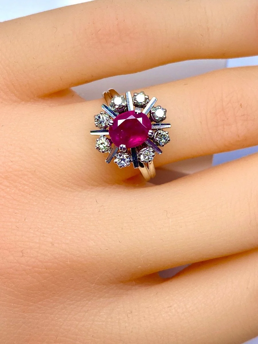 18k white gold ruby and diamond ring - Image 2