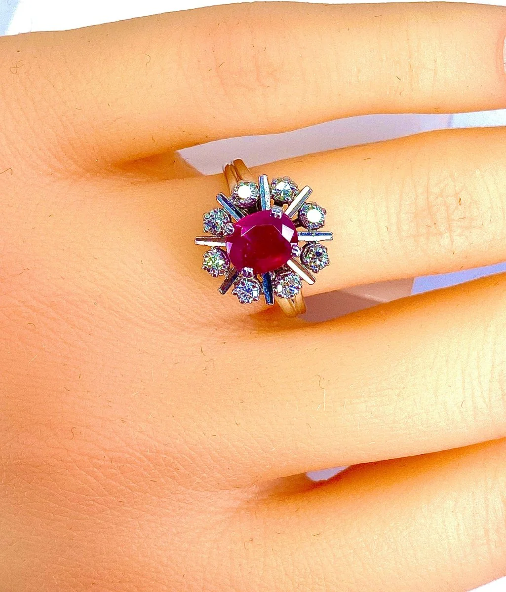 18k white gold ruby and diamond ring - Image 4