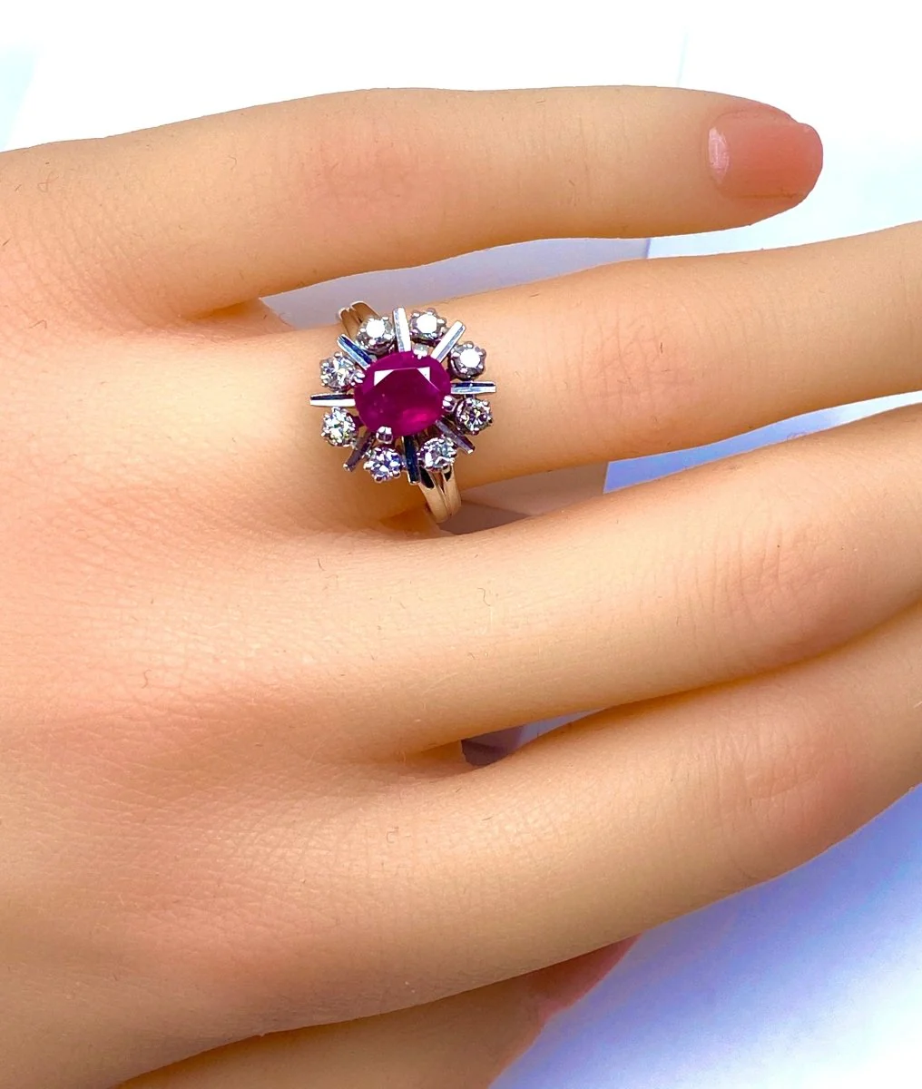 18k white gold ruby and diamond ring - Image 7