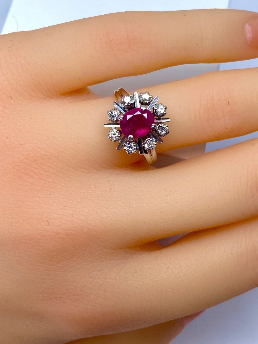 18k white gold ruby and diamond ring - Image 8