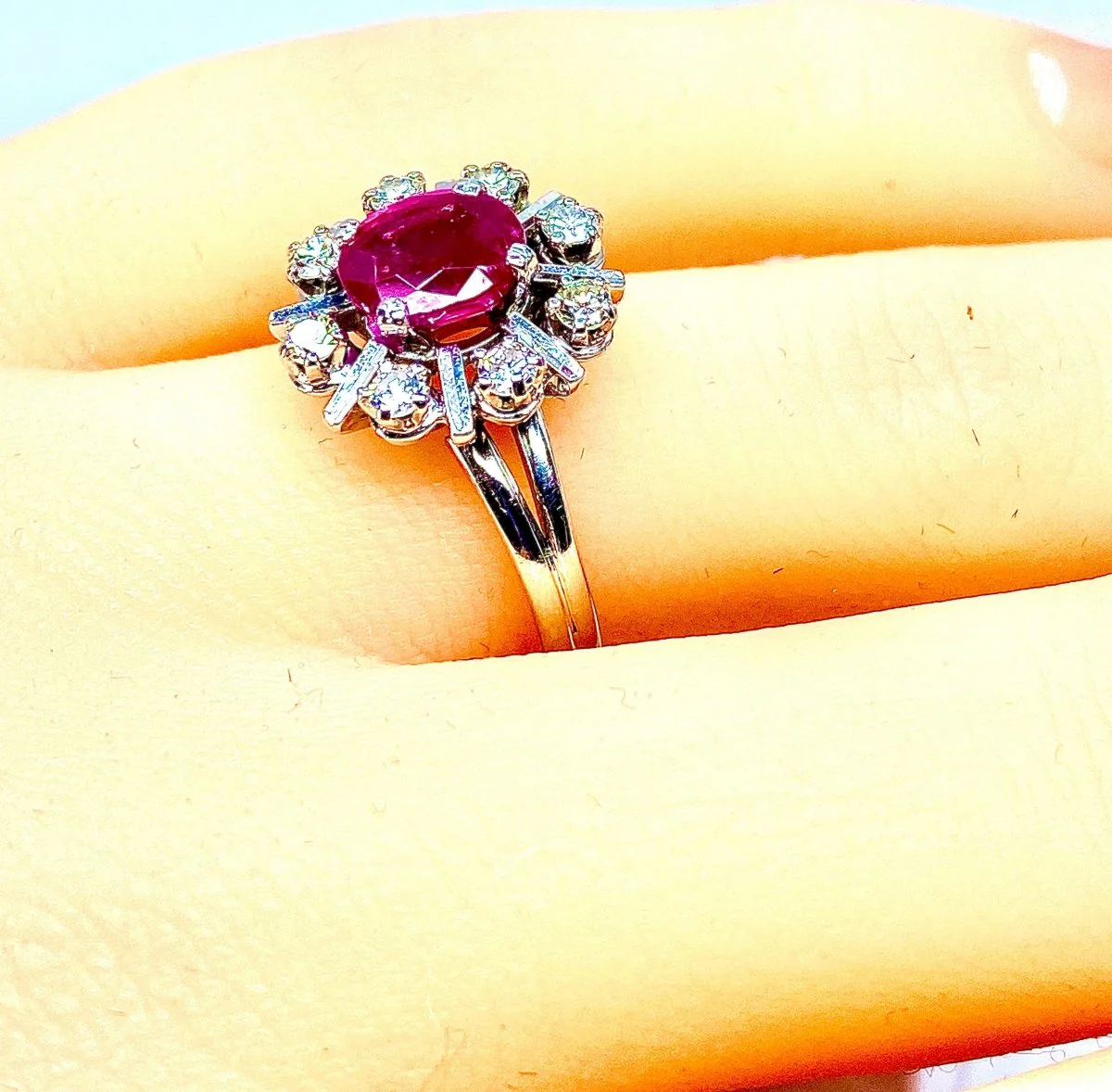 18k white gold ruby and diamond ring - Image 9