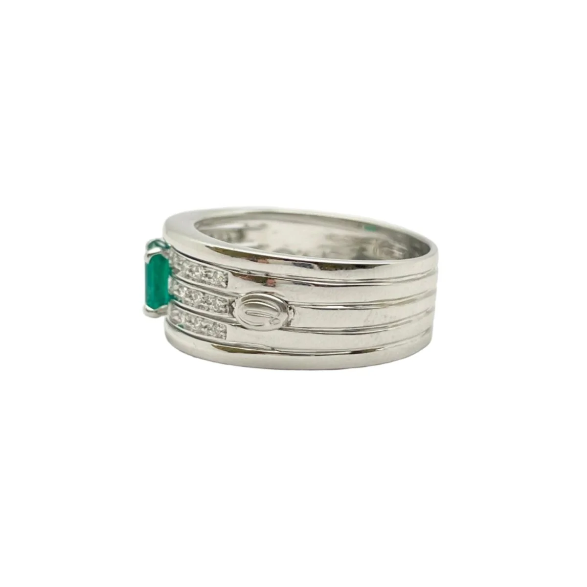White gold, emerald and diamond bangle ring - Image 2