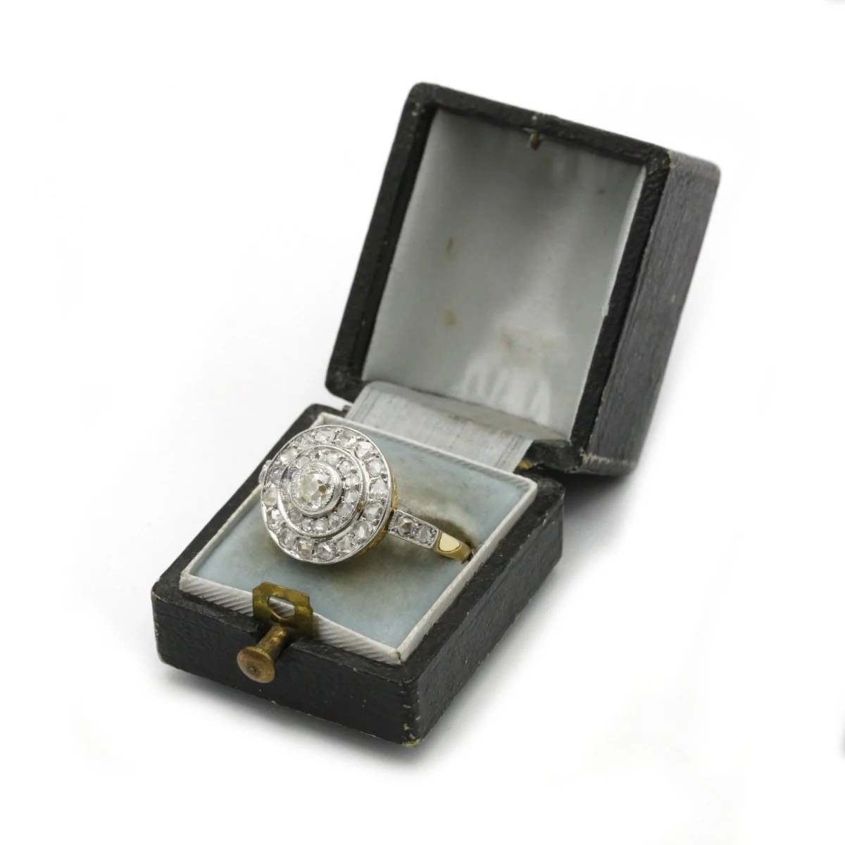 Ring in yellow gold and diamonds. - Image 6