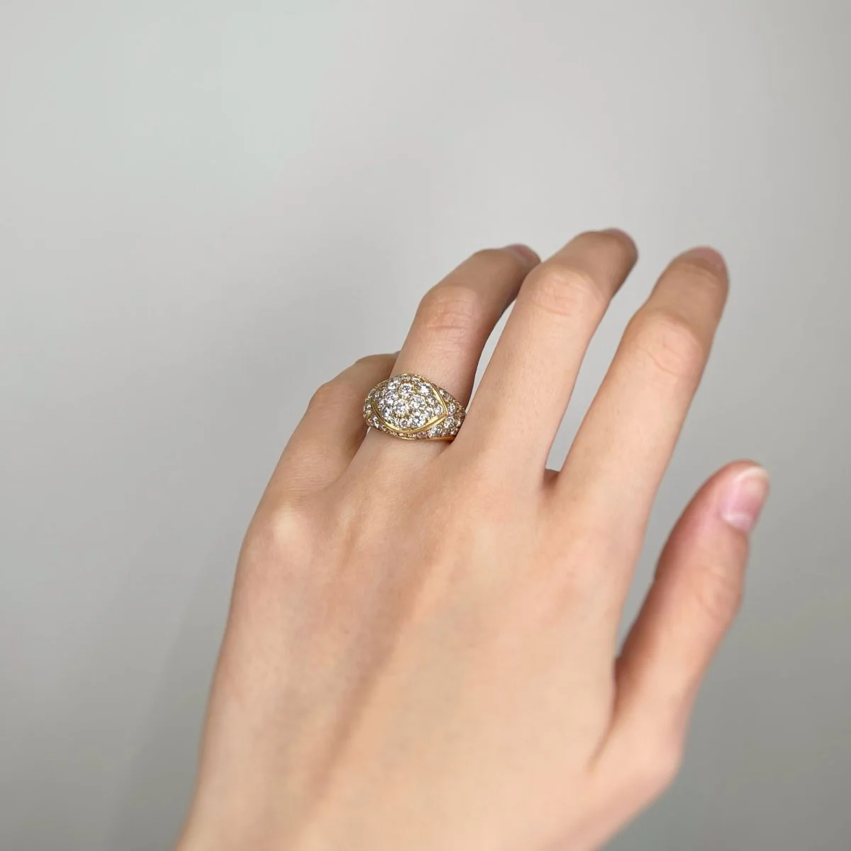Ring - Gold and Diamonds - Image 5