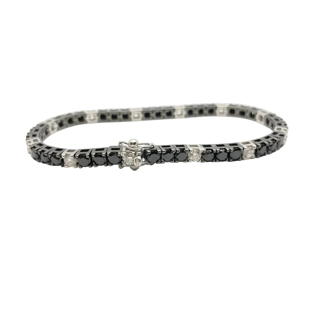 Ligne bracelet in white gold and diamonds