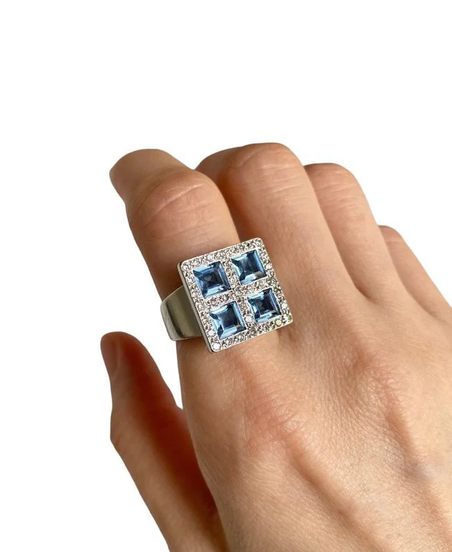 Square-shaped white gold ring, set with four aquamarines and diamonds - Image 2