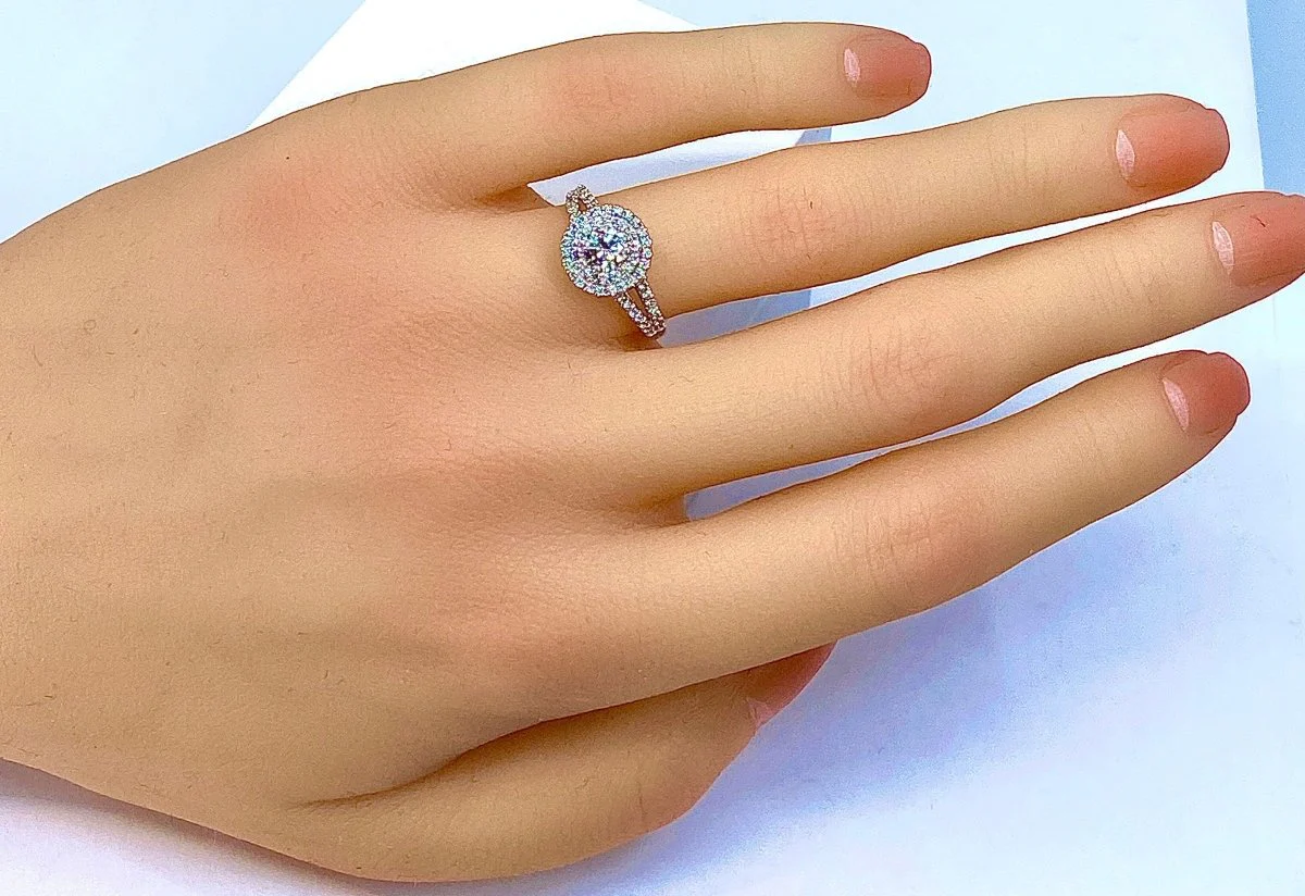 White gold ring with central diamond - Image 10