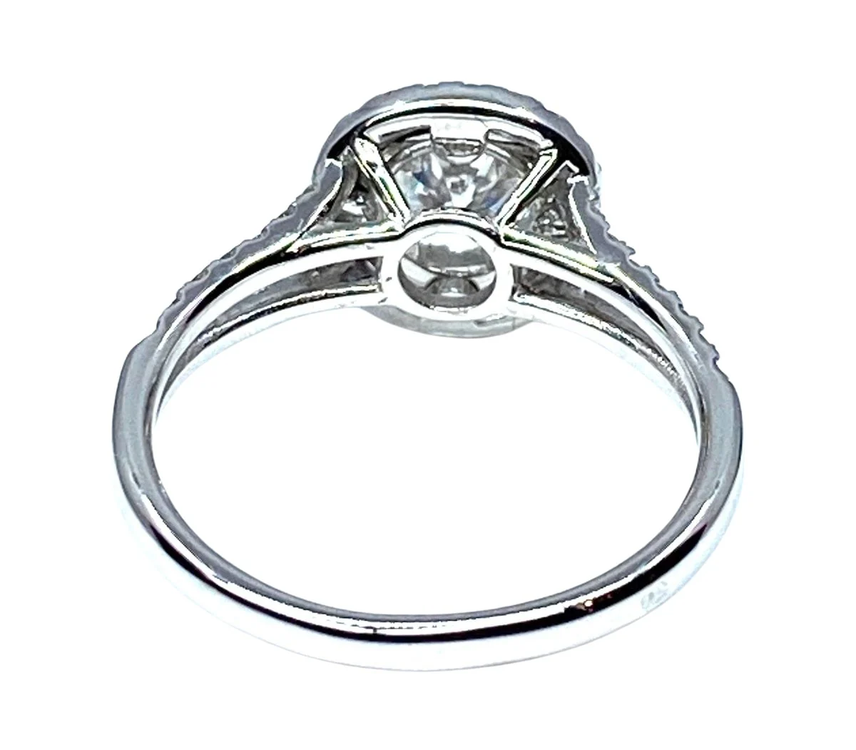 White gold ring with central diamond - Image 13