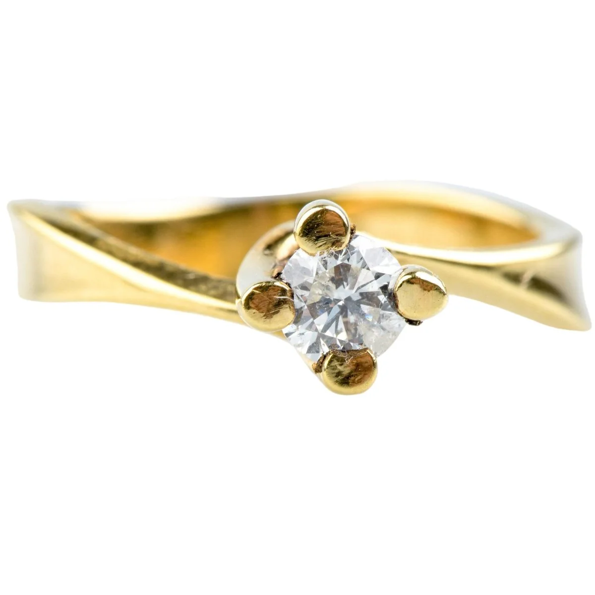 Solitaire ring in yellow gold and diamond