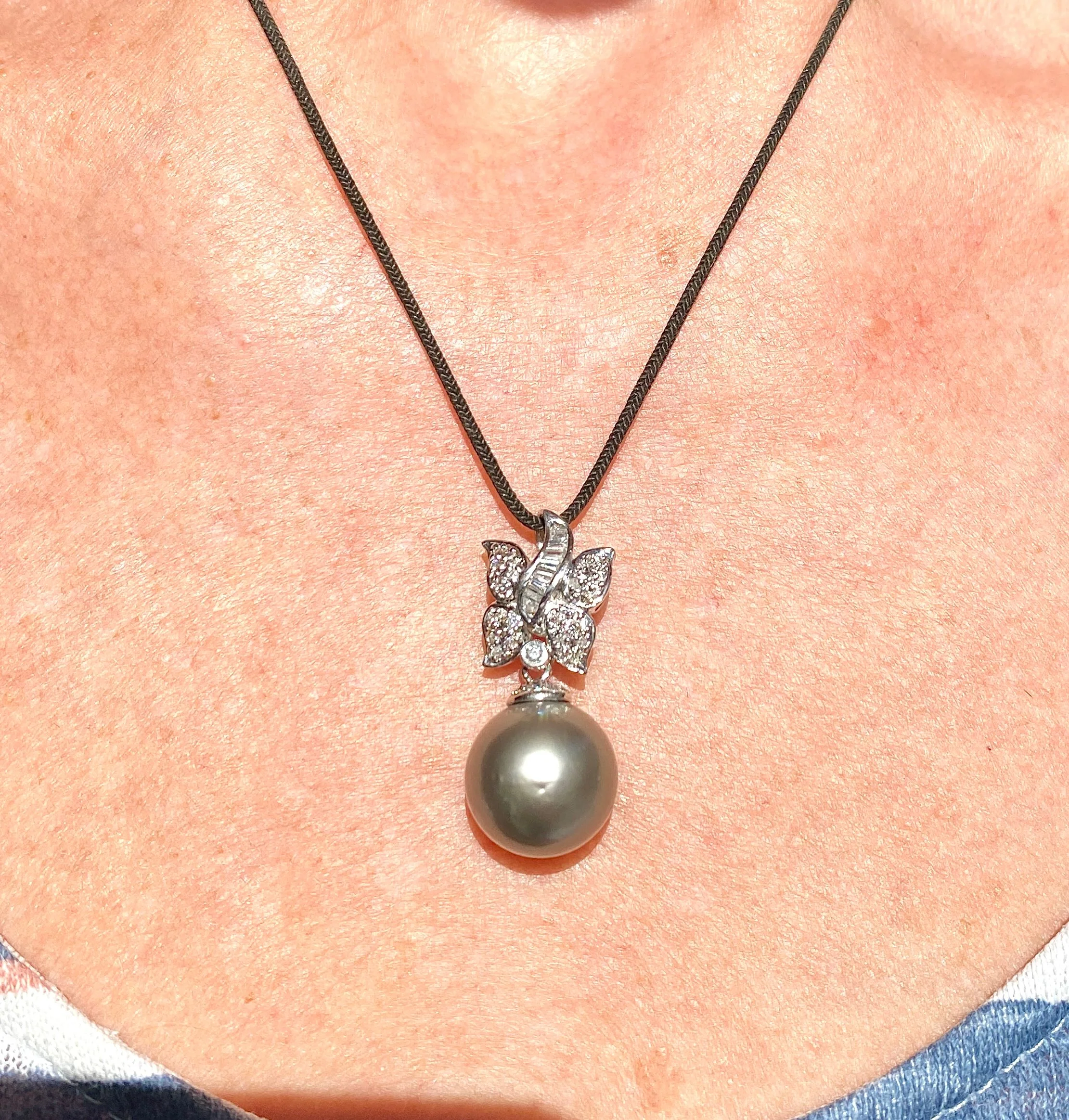 18-carat white gold pendant with Tahitian pearl and diamonds - Image 3