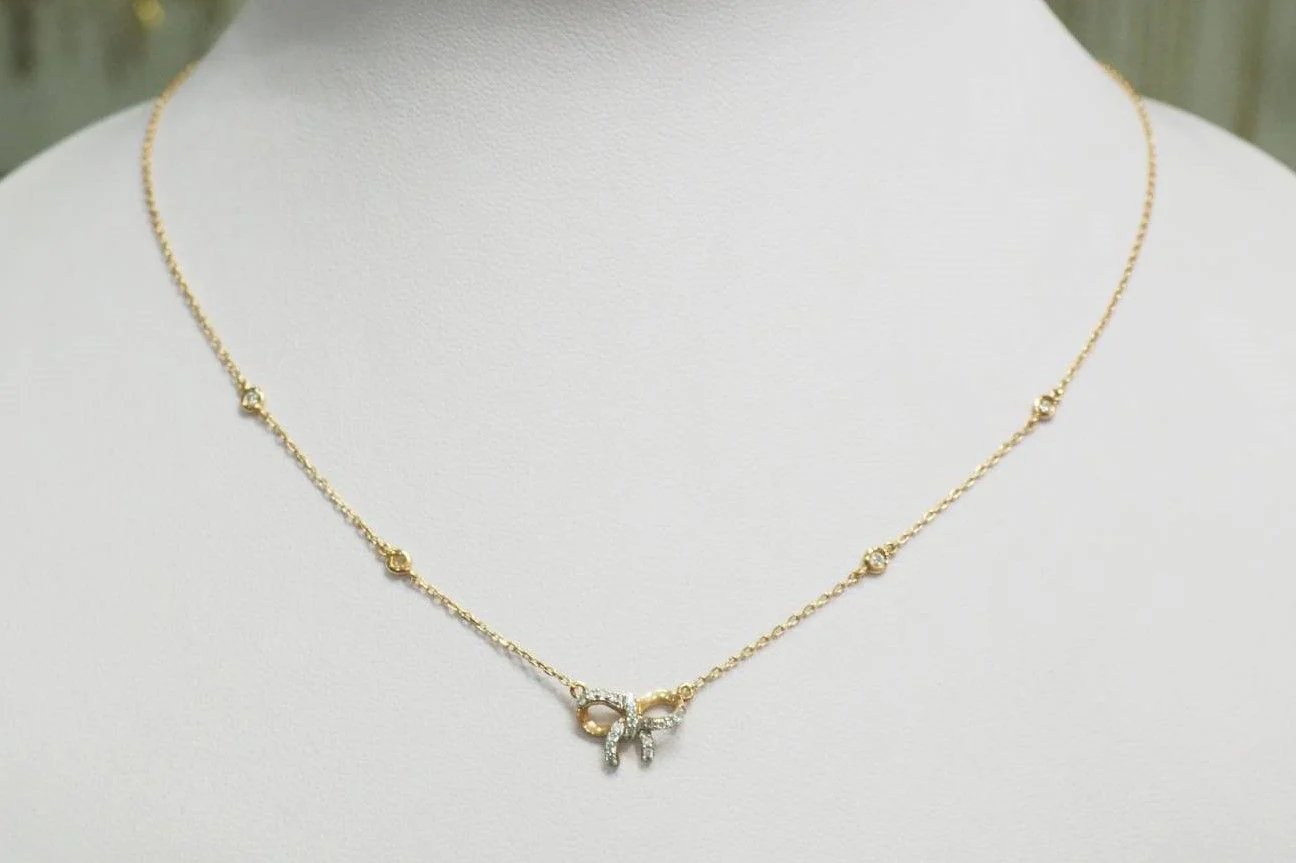 Necklace with bow motif in rose gold and diamonds  - Image 5