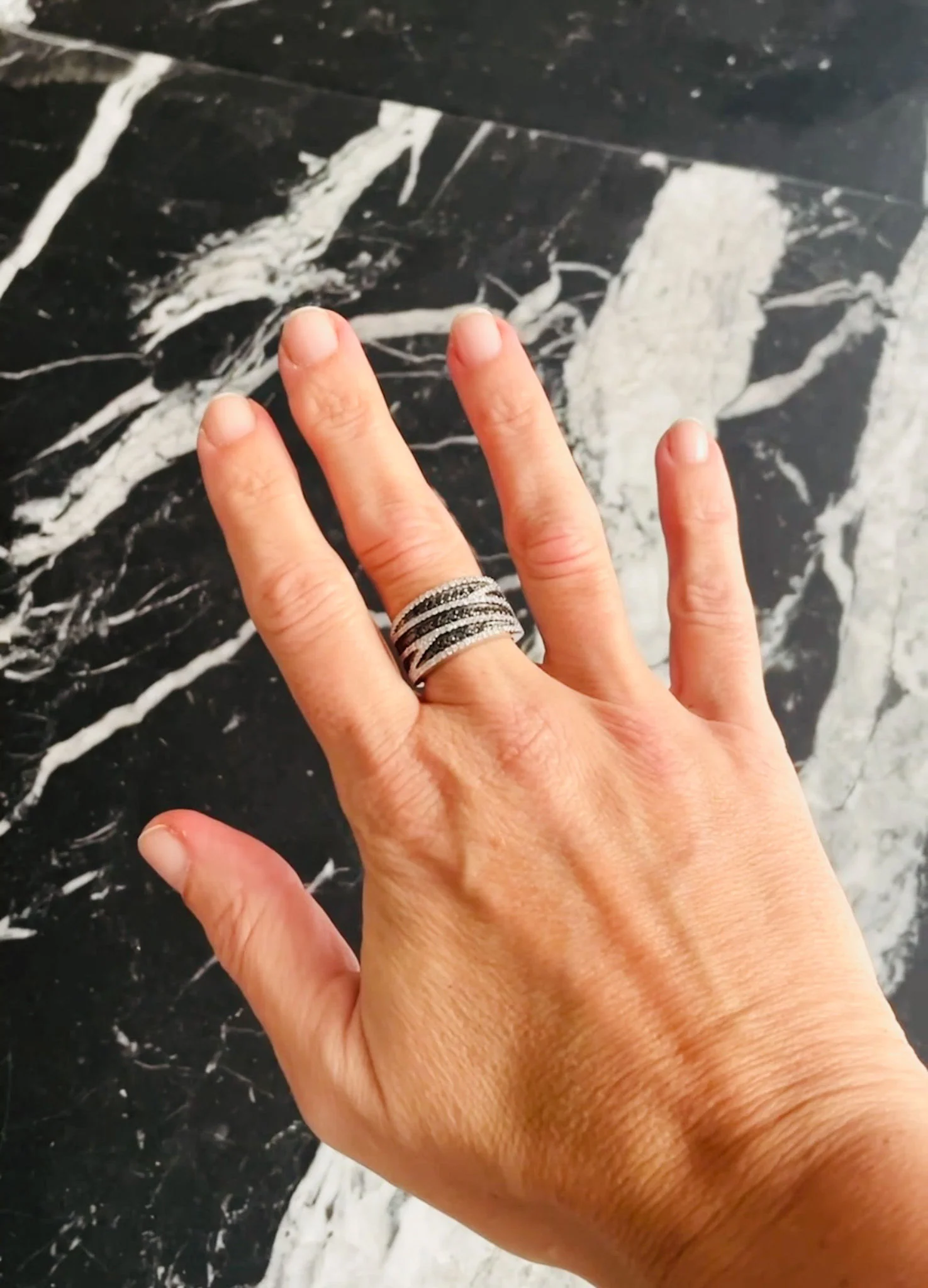 White and black diamond band ring - Image 3