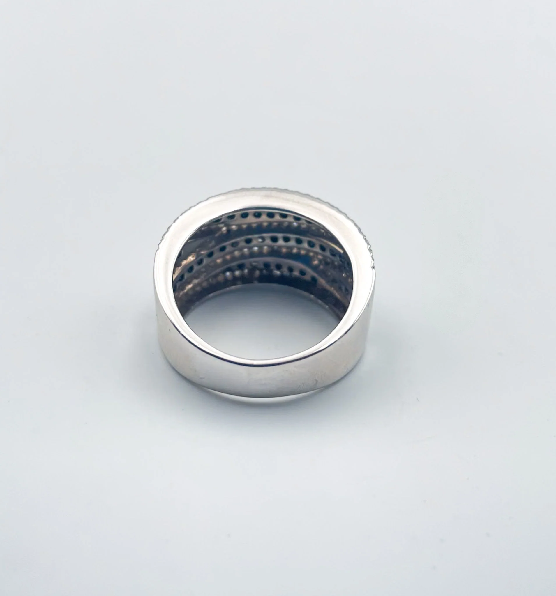 White and black diamond band ring - Image 4