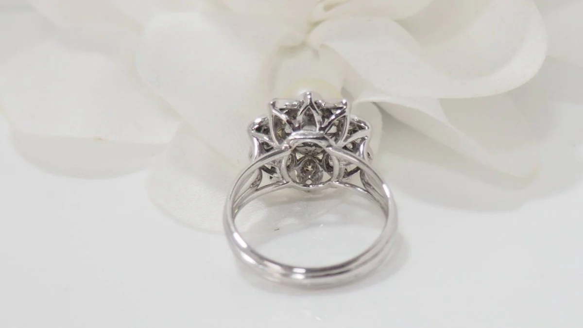 White gold, cultured pearl and diamond ring - Image 7