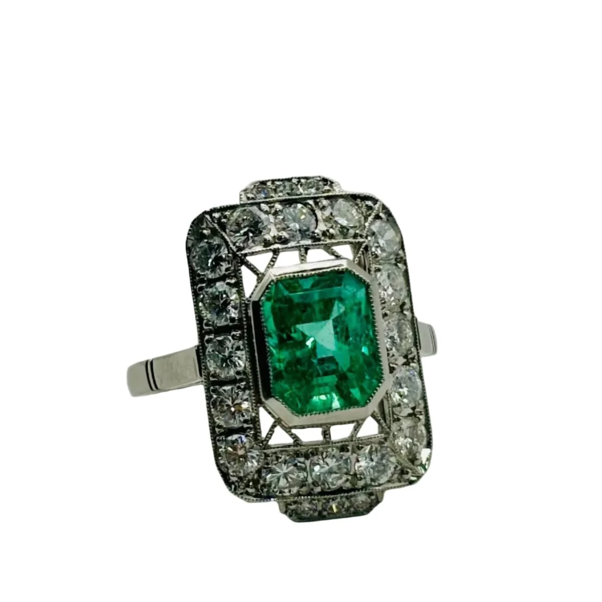 ANILLO EN PLATINO CON UNA ESMERALDA Y DIAMANTES - Image 4