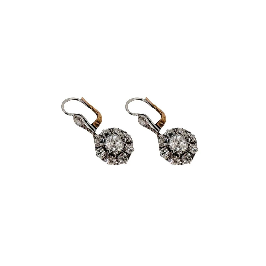 “Flower” earrings in yellow gold and diamonds