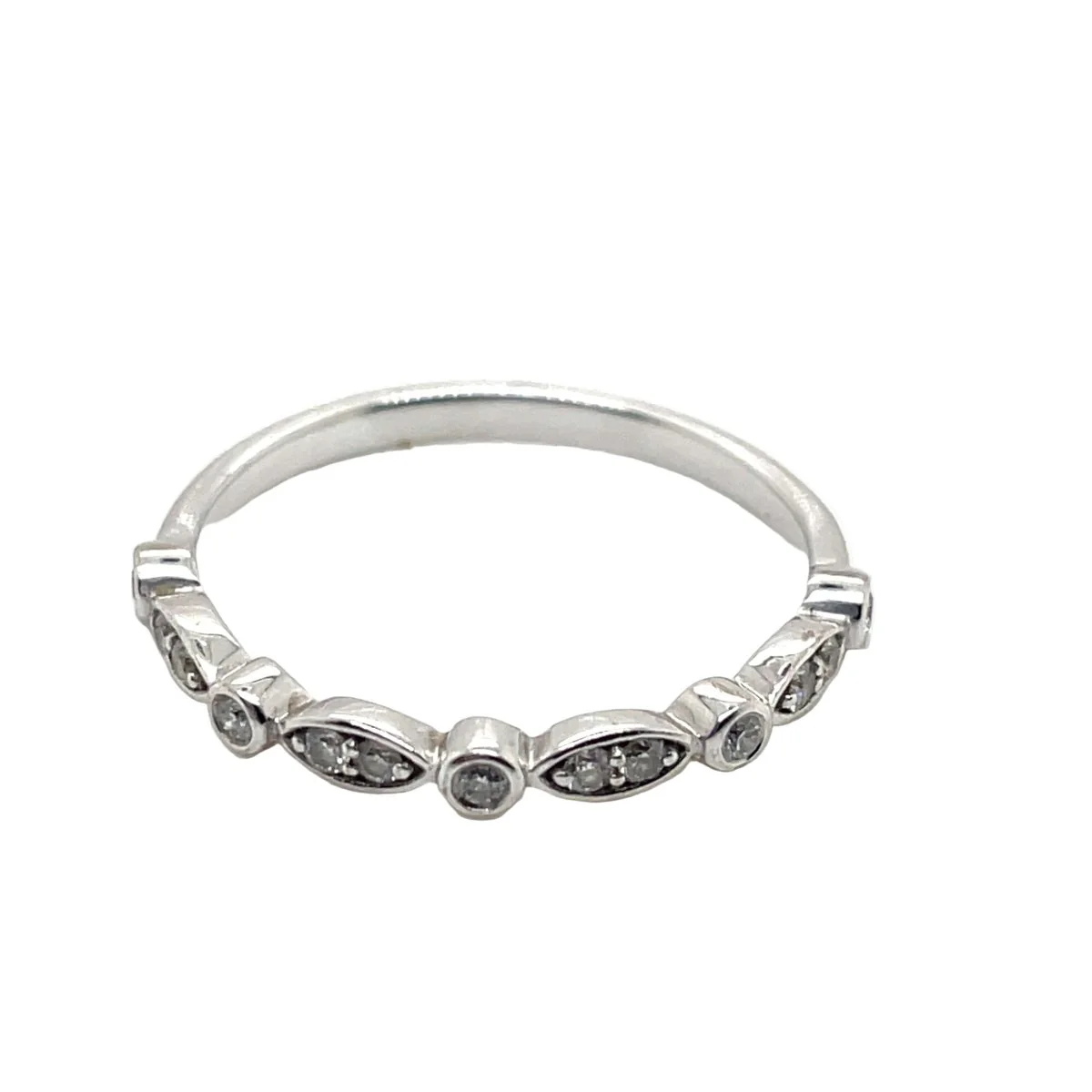 Alliance ring in white gold and diamonds