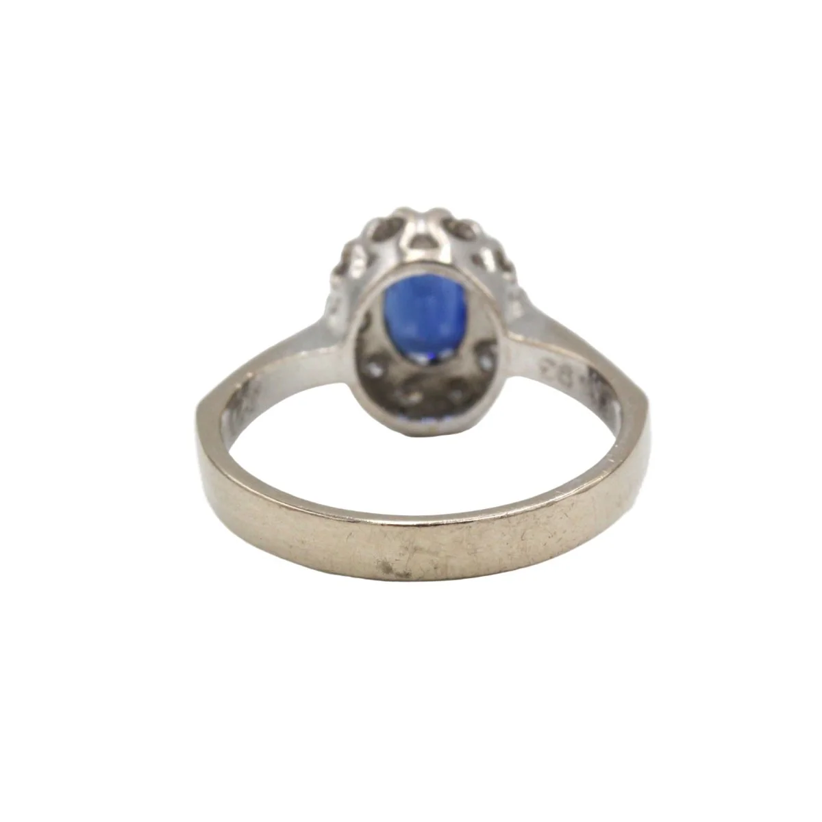 Entourage ring in white gold, sapphire and diamonds - Image 2