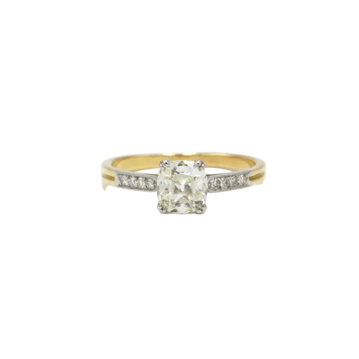 Solitaire ring in yellow gold and diamond