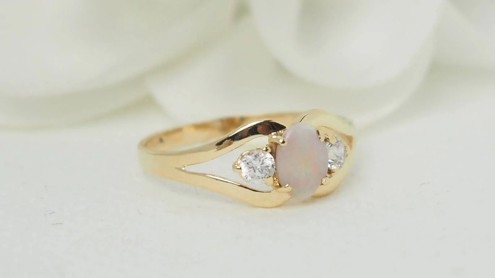 Yellow gold and opal ring - Image 4