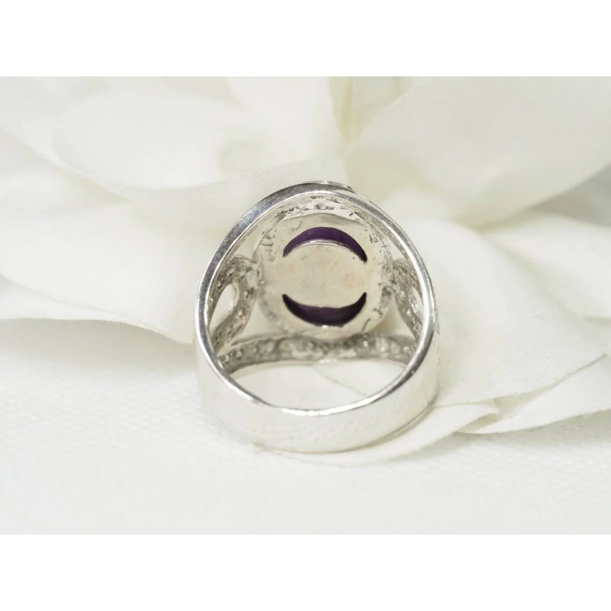 Ring in white gold, cabochon amethyst and diamond pavé - Image 4