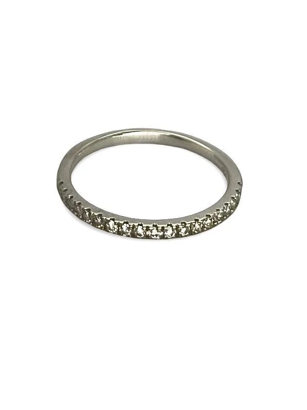 Half-eternity ring in white gold and 0.19 ct diamonds
