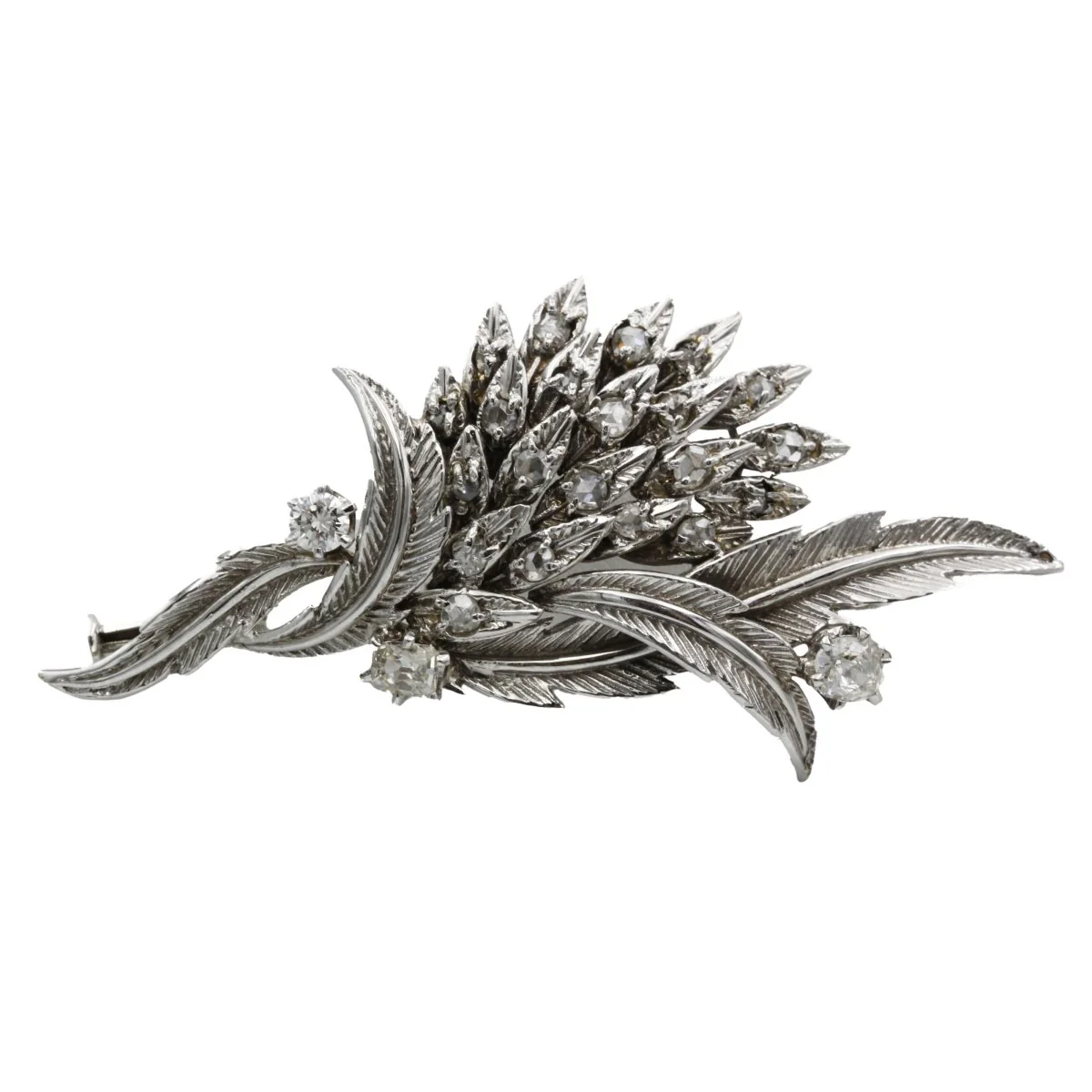 Brooch at white gold and diamonds