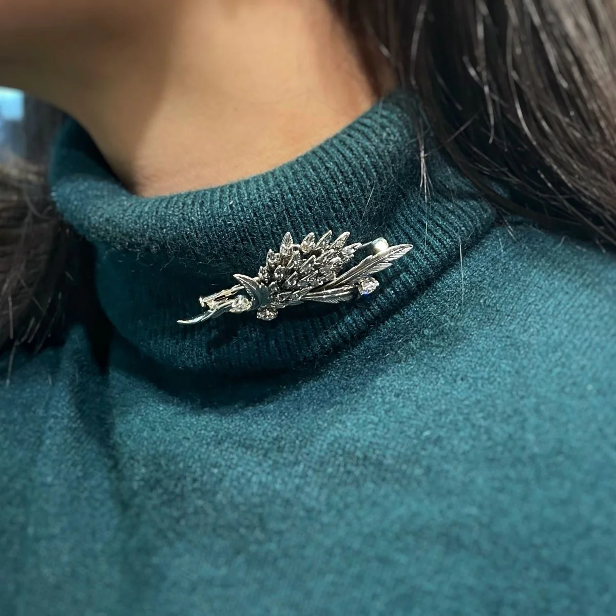 Brooch at white gold and diamonds - Image 2