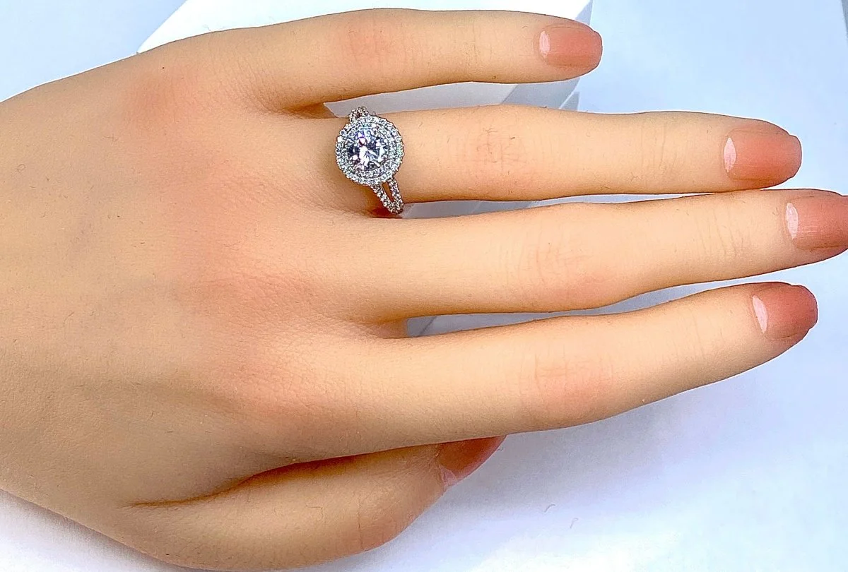 Ring in 18-karat white gold, 0.97-carat E-color diamond - Image 13