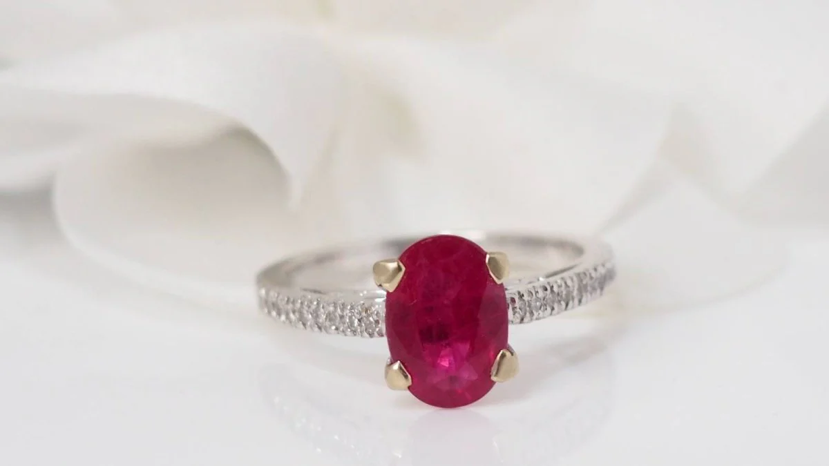 White gold, ruby and diamond ring